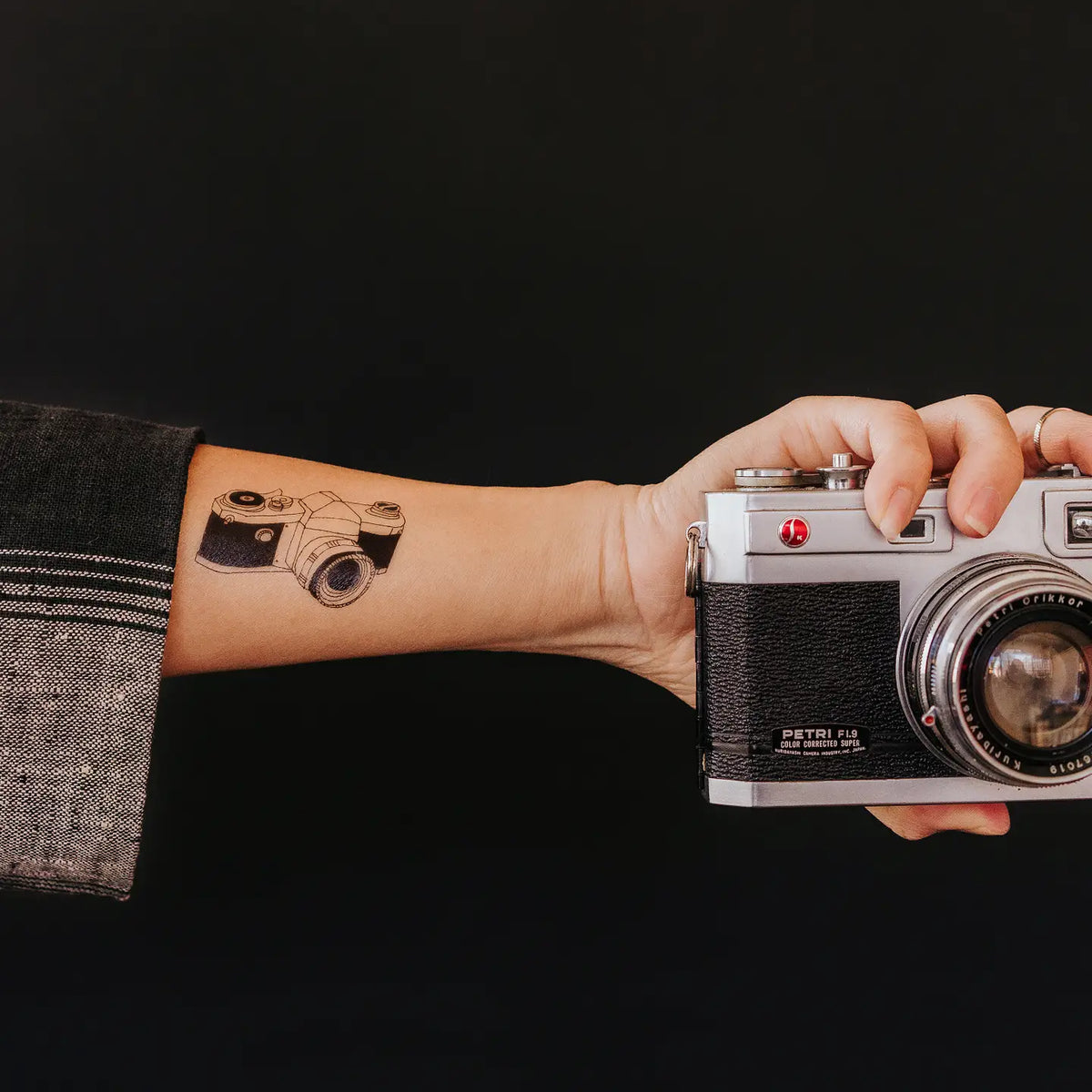 Tattly Pairs Classic Camera Tattoo – Growing Tree Toys